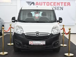 Weiß Gebraucht 2012 Opel Combo Van / Kleinbus | 7.199 € (Etwas zu teuer)