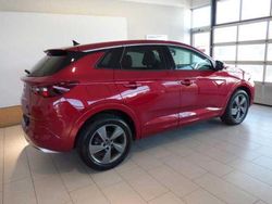 Lackierung bright red/metallic k (metallic) Gebraucht 2023 Opel Grandland X Elegance SUV | 22.990 € (Fairer Preis)