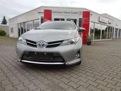 New medium silver Gebraucht 2014 Toyota Auris Executive Kombi | 12.500 € (Fairer Preis)