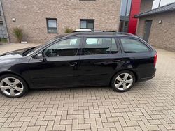 Schwarz Gebraucht 2008 Skoda Octavia Ambiente Kombi | 4.200 € (Teuer)