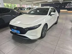 Snowflake white pearl Neu 2025 Mazda 3 Exclusive-Line Limousine | 29.990 € (Etwas zu teuer)