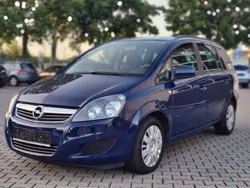 Blau Gebraucht 2012 Opel Zafira Family Van / Kleinbus | 6.450 € (Fairer Preis)