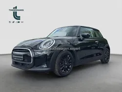 midnight black (metallic) Gebraucht 2024 Mini Cooper Kleinwagen | 27.280 € (Fairer Preis)