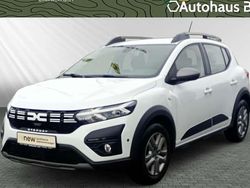 Weiß Gebraucht 2023 Dacia Sandero Expression Limousine | 17.490 € (Etwas zu teuer)