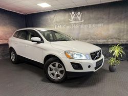 Weiß Gebraucht 2010 Volvo XC60 Summum SUV | 10.900 € (Fairer Preis)