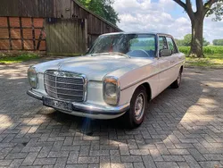 Weiß Gebraucht 1976 Mercedes 230 Limousine | 10.900 €