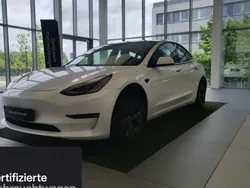 Weiß Gebraucht 2021 Tesla Model 3 Long Range Limousine | 31.900 € (Teuer)