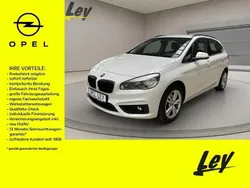 Alpinweiss Gebraucht 2018 BMW 218 Active Tourer Van / Kleinbus | 14.900 € (Fairer Preis)