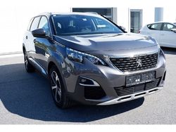 Grau Gebraucht 2019 Peugeot 5008 Allure Van / Kleinbus | 32.820 €