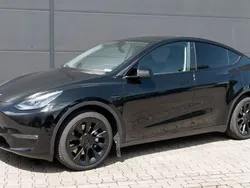 Schwarz Gebraucht 2023 Tesla Model Y Long Range SUV | 35.900 € (Fairer Preis)