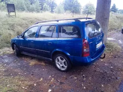 Blau Gebraucht 2003 Opel Astra Kombi | 1.650 € (Etwas zu teuer)