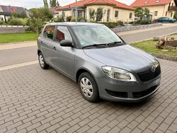 Blau Gebraucht 2013 Skoda Fabia Kleinwagen | 4.490 € (Fairer Preis)