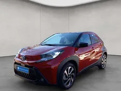 Rot Neu 2025 Toyota Aygo Play Kleinwagen | 18.740 €