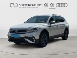 Oryxweiß perlmutteffekt Gebraucht 2024 VW Tiguan Allspace Move SUV | 34.880 € (Fairer Preis)