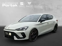 Grau Neu 2025 Cupra Leon VZ Limousine | 48.144 € (Teuer)