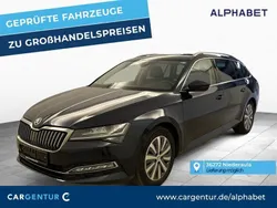 Plum blau metallic Gebraucht 2022 Skoda Superb Style Kombi | 22.197 € (Fairer Preis)