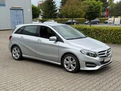 Silber Gebraucht 2017 Mercedes B200 Van / Kleinbus | 16.990 € (Fairer Preis)