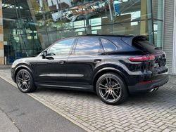 Schwarz Gebraucht 2018 Porsche Cayenne S Chrono SUV | 60.499 € (Etwas zu teuer)