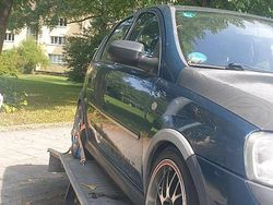 Grün Gebraucht 2002 Opel Corsa Kleinwagen | 700 € (Guter Preis)