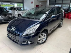 Blau Gebraucht 2010 Peugeot 5008 Premium Van / Kleinbus | 5.999 € (Fairer Preis)