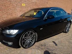 Schwarz Gebraucht 2009 BMW 320 Cabriolet Cabrio | 10.999 €