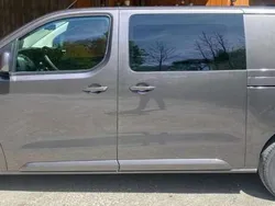 Grau Gebraucht 2017 Citroën Jumpy Business Class Van / Kleinbus | 14.900 € (Fairer Preis)