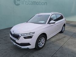 Weiß Gebraucht 2022 Skoda Kamiq Style SUV | 21.288 € (Fairer Preis)