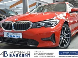 Rot Gebraucht 2021 BMW 330 Sport Line Kombi | 28.790 € (Guter Preis)
