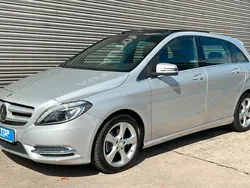 Silber Gebraucht 2014 Mercedes B200 Sport Van / Kleinbus | 16.900 € (Fairer Preis)