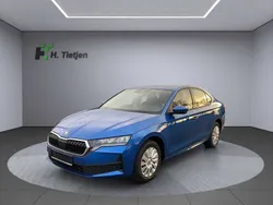 Blau Gebraucht 2024 Skoda Octavia Essence Limousine | 25.990 € (Guter Preis)