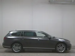 Grau Gebraucht 2022 VW Passat R-line Kombi | 20.980 € (Fairer Preis)