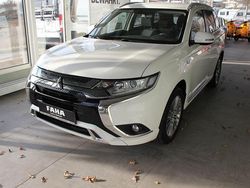 Weiß Gebraucht 2021 Mitsubishi Outlander P-HEV Basis SUV | 19.990 € (Fairer Preis)