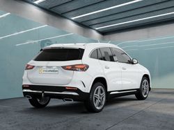 Weiß Gebraucht 2023 Mercedes GLA200 Premium SUV | 44.025 € (Teuer)