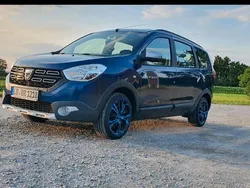 Blau Gebraucht 2025 Dacia Lodgy Stepway Van / Kleinbus | 9.500 €