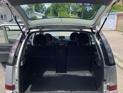 Grau Gebraucht 2008 Opel Meriva Van / Kleinbus | 3.400 € (Fairer Preis)