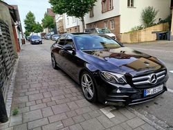 Schwarz Gebraucht 2017 Mercedes E220 AMG line Limousine | 31.500 € (Etwas zu teuer)