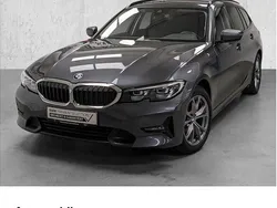 Grau Gebraucht 2021 BMW 320 Sport Line Kombi | 25.980 € (Guter Preis)