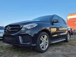 040 schwarz metallic Gebraucht 2016 Mercedes GLE350 AMG SUV | 23.900 € (Etwas zu teuer)