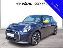 Blau Gebraucht 2022 Mini Cooper SE Hatch Kleinwagen | 19.970 € (Etwas zu teuer)