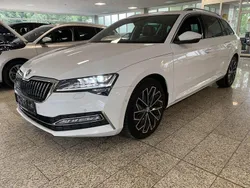 Moonweiss metallic (metallic) Gebraucht 2023 Skoda Superb Kombi | 36.984 € (Fairer Preis)