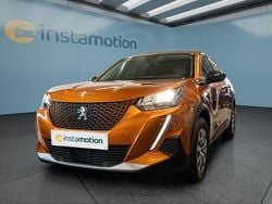 Orange Gebraucht 2022 Peugeot e-2008 SUV | 18.499 € (Guter Preis)