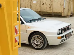 Weiß Gebraucht 1995 Lancia Delta Limousine | 138.900 €