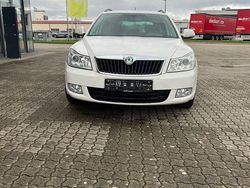 Weiß Gebraucht 2012 Skoda Octavia Best of Kombi | 4.800 € (Fairer Preis)