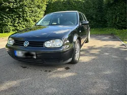 Schwarz Gebraucht 1999 VW Golf IV Kleinwagen | 1.250 € (Fairer Preis)