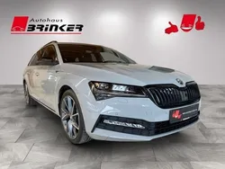 Grau Gebraucht 2023 Skoda Superb SportLine Kombi | 33.330 € (Teuer)