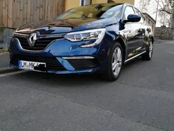 Blau Gebraucht 2017 Renault Mégane IV Play Limousine | 7.000 € (Superpreis)