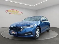 Blau Gebraucht 2020 Skoda Octavia Ambition Kombi | 21.900 € (Guter Preis)
