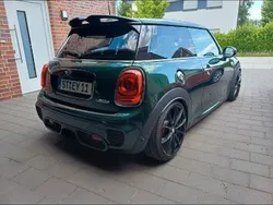 Grün Gebraucht 2017 Mini John Cooper Works Kleinwagen | 19.400 € (Fairer Preis)