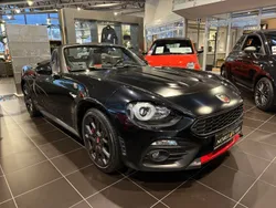 San marino schwarz metallic (metallic) Gebraucht 2019 Abarth 124 Spider Cabrio | 34.780 € (Fairer Preis)