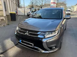 Gebraucht 2016 Mitsubishi Outlander P-HEV Plus SUV | 16.850 €